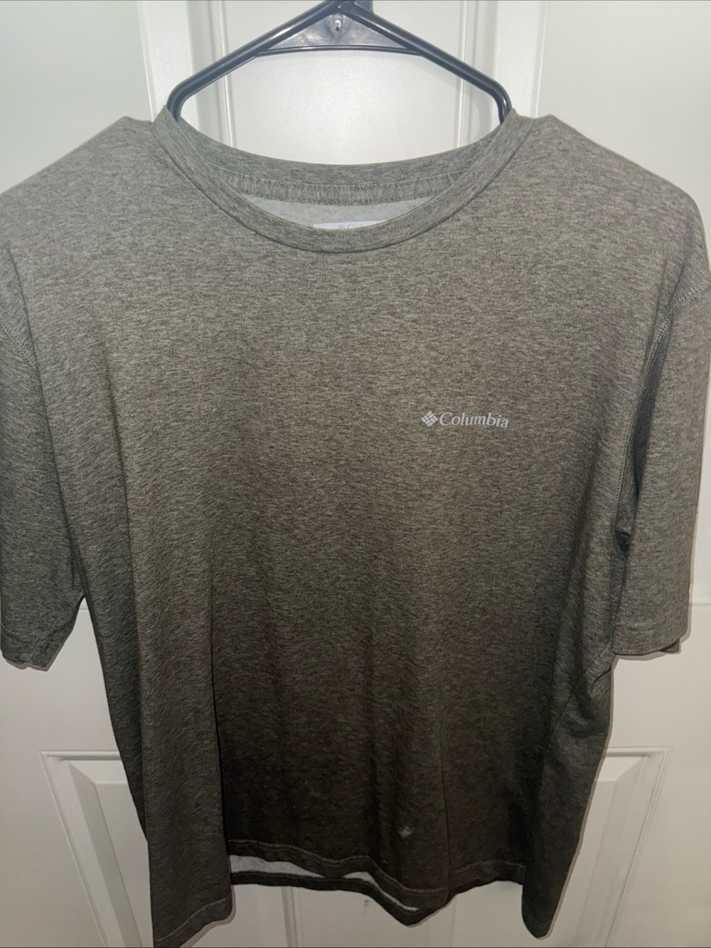 Columbia Men’s Large Gray Active Wear Crew Neck Short Sleeve Shirt Good Quality